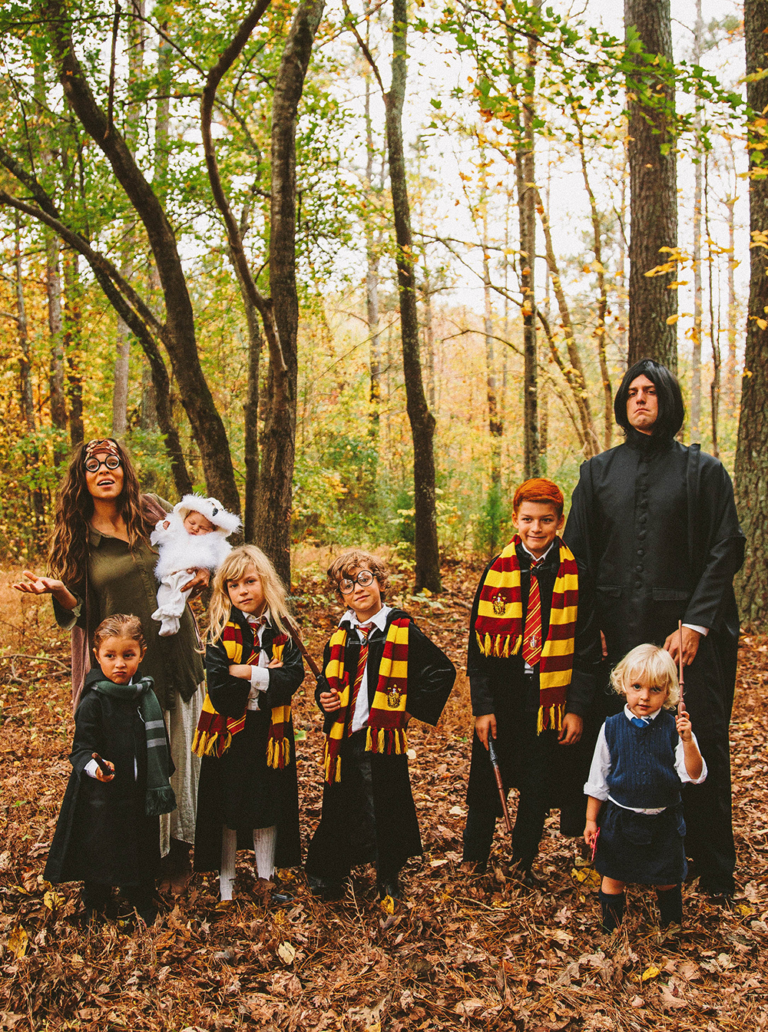 12 Awesome Family Costumes for Halloween on any Budget