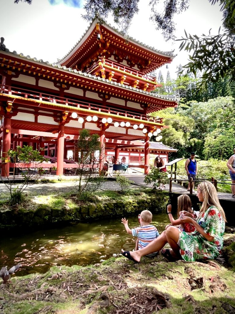 things to do on Oahu with kids - Japanese temple