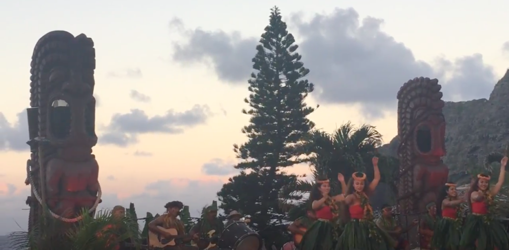 things to do on Oahu with kids - luau